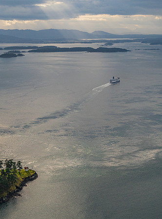 Spirit Of Vancouver Island Leaving Turn Point